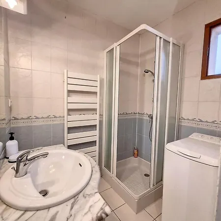 Ferienhaus Maison Sur La Place Du Marche A St Chinian *