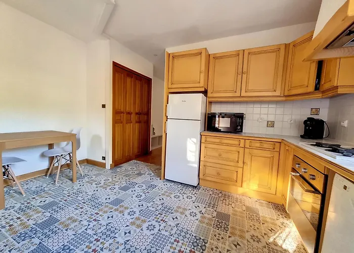 Maison Sur La Place Du Marche A St Chinian Feriehus *